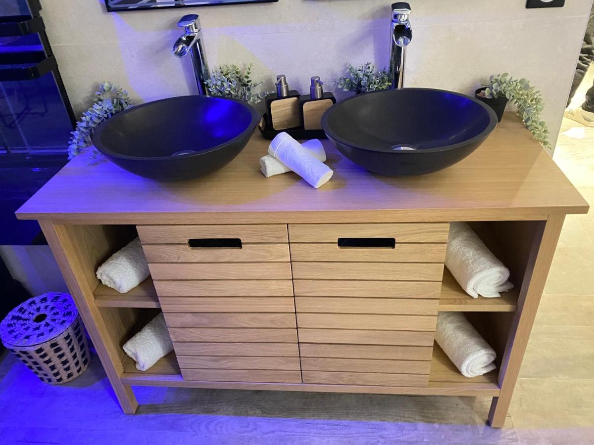Bioty Chill & Spa Le Blanc-Mesnil Dış mekan fotoğraf